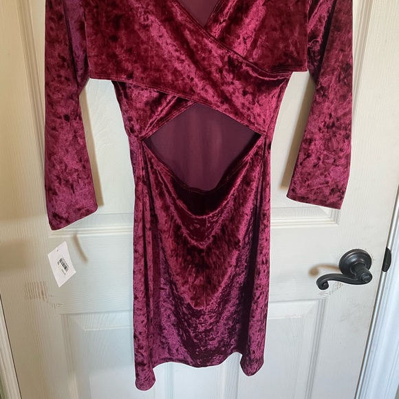 Macys sexy Velvet cut out Red Burgundy Long Sleeve Short Dress - Picture 6 of 8